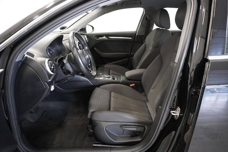 Audi A3 2.0 TFSi 140 kW SPORTBACK  DSG - fotka 13 z 29