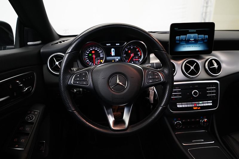 Mercedes-Benz CLA - fotka 19 z 27