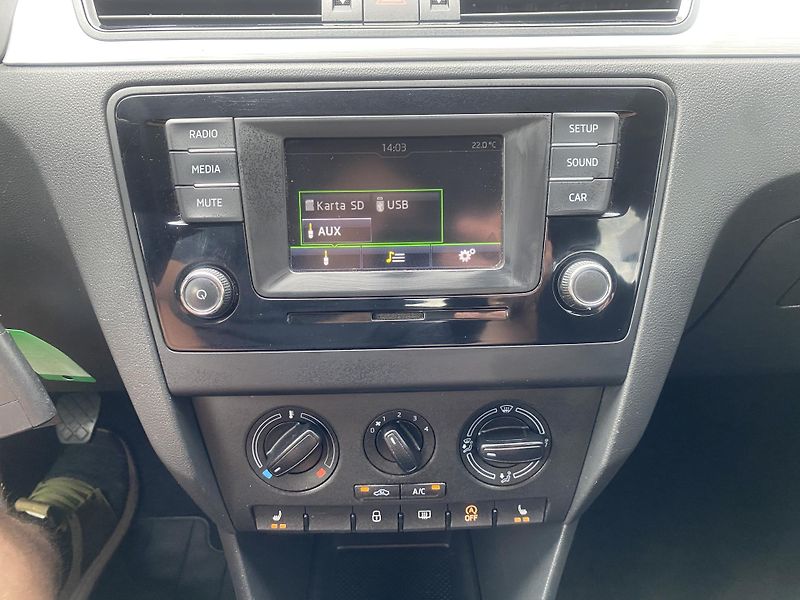 Škoda Rapid 1.2 TSI 81kW -KLIMA -ALU - PDC - fotka 17 z 35