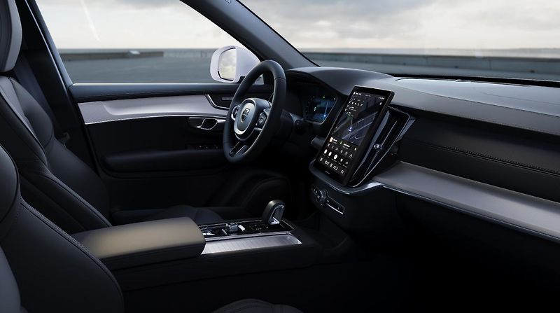 Volvo XC90 (2026) T8 AWD RECHARGE CORE 7míst AUT - fotka 8 z 20