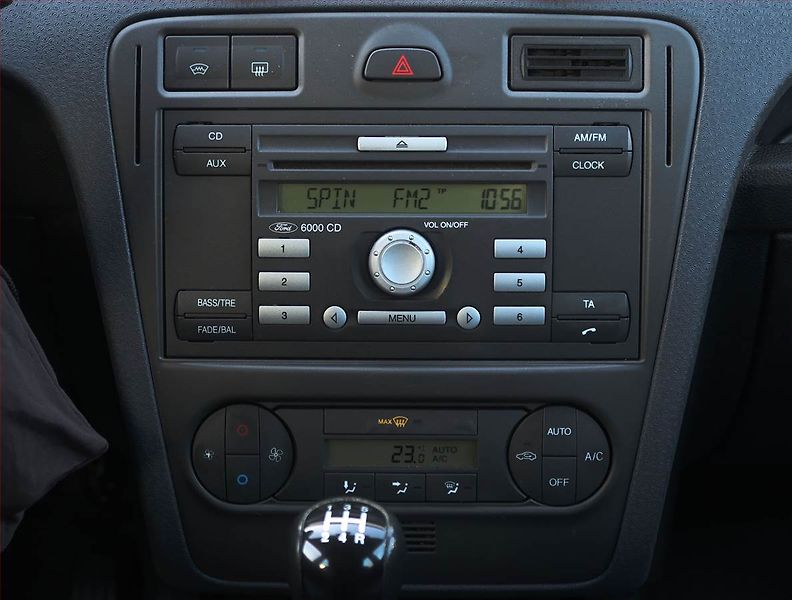 Ford Fusion (2009) 1.4, nová STK, jezdí výborně - fotka 12 z 14
