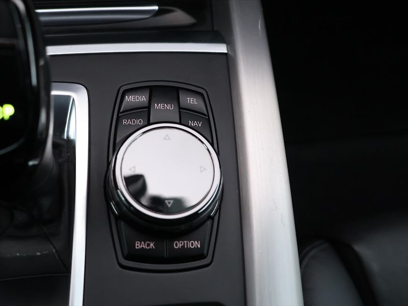 BMW X5 3,0 40d 230kW xDrive M-Paket C - fotka 24 z 32