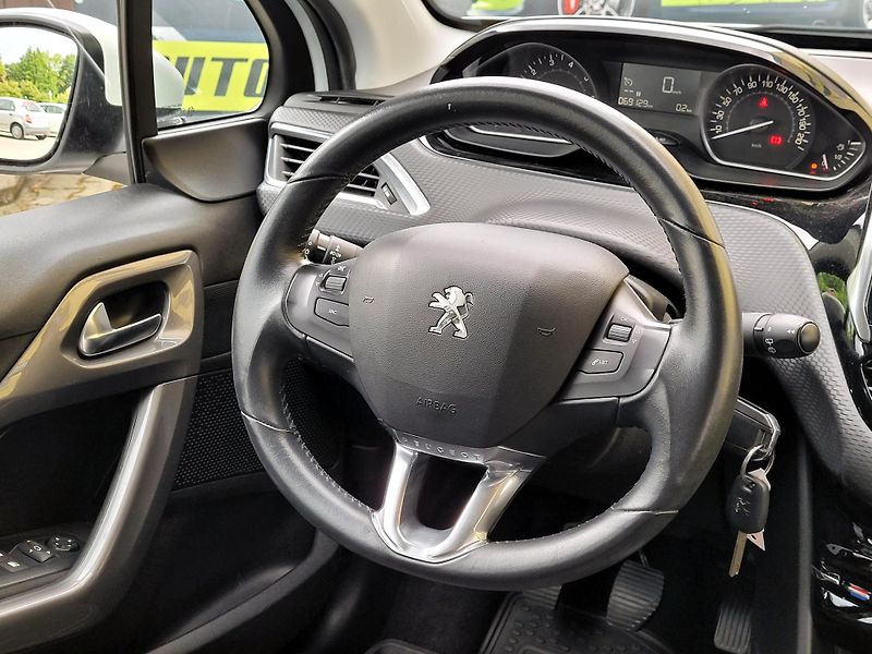 Peugeot 2008 1,2 MÁLO NAJETO*CZ,SERVIS - fotka 24 z 39