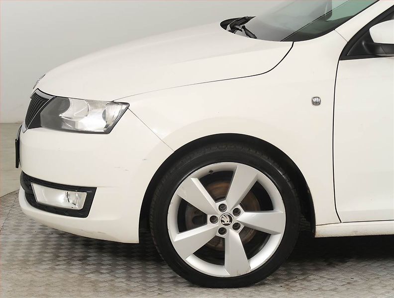 Škoda Rapid (2014) Spaceback 1.2 TSI, Serv.kniha - fotka 14 z 17