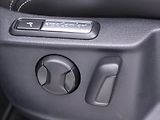 Volkswagen Passat 2,0 TDI 110kW DSG R-line 1.Maj - náhled 16