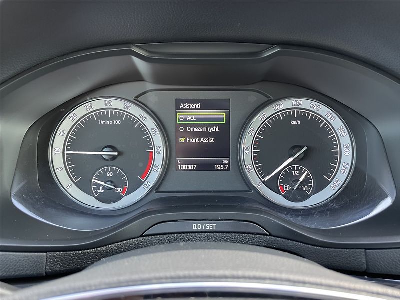 Škoda Karoq 2,0 TDI 110KW DSG 4X4 STYLE - fotka 12 z 29