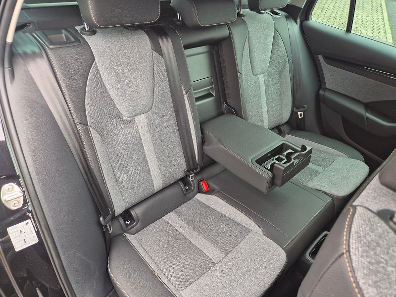 Škoda Octavia (2025) kombi Top Selection 1.5 TSI 11 - fotka 19 z 36