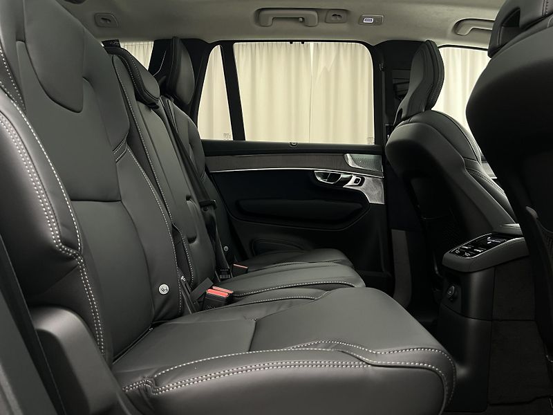 Volvo XC90 (2026) T8 AWD RECHARGE ULTRA DARK - fotka 29 z 46