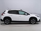 Peugeot 2008 (2018) 1.2 PureTech, Automat - náhled 6