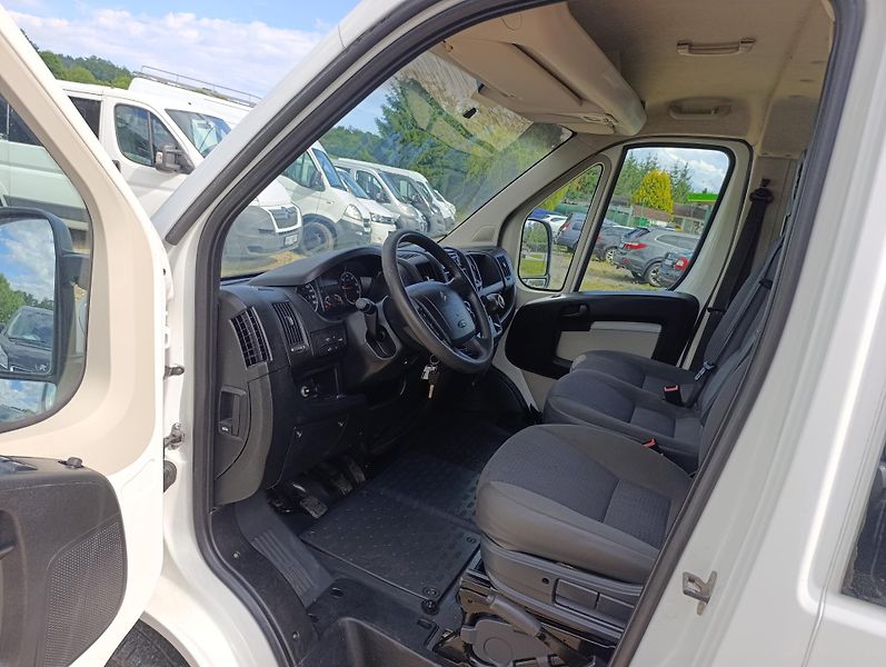 Citroën Jumper (2013) 2.2 HDi 6míst tažné - fotka 11 z 15
