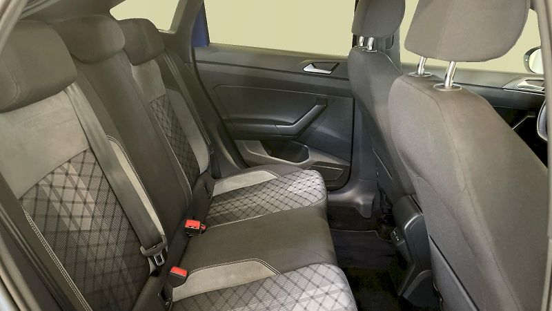 Volkswagen Taigo (2025) R-Line 1.0TSI 85kW - fotka 13 z 29