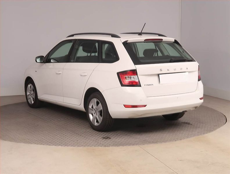 Škoda Fabia (2020) Drive 1.0 TSI, Tempomat - fotka 4 z 18