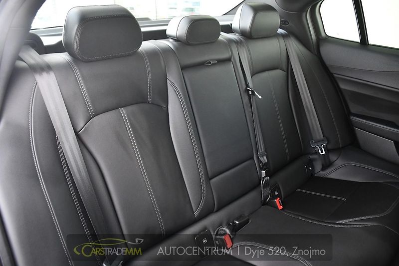 Alfa Romeo Giulia 2.2JTDm 154kw Ti - fotka 19 z 53