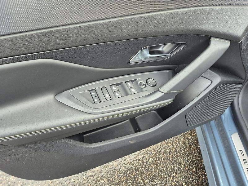 Peugeot 308 (2026) SW GT Elektro115 kW/156k 58kWh - fotka 15 z 26