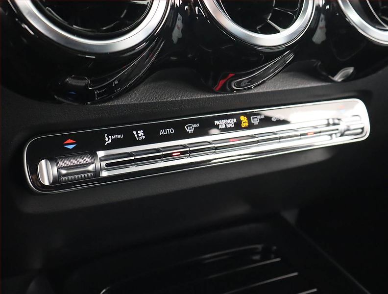 Mercedes-Benz GLB (2022) 200 d 4MATIC - fotka 19 z 26