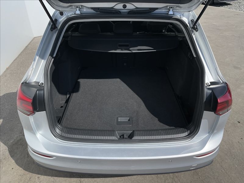 Volkswagen Golf Variant 1,5 eTSI DSG Life Kamera+KESSY - fotka 23 z 23