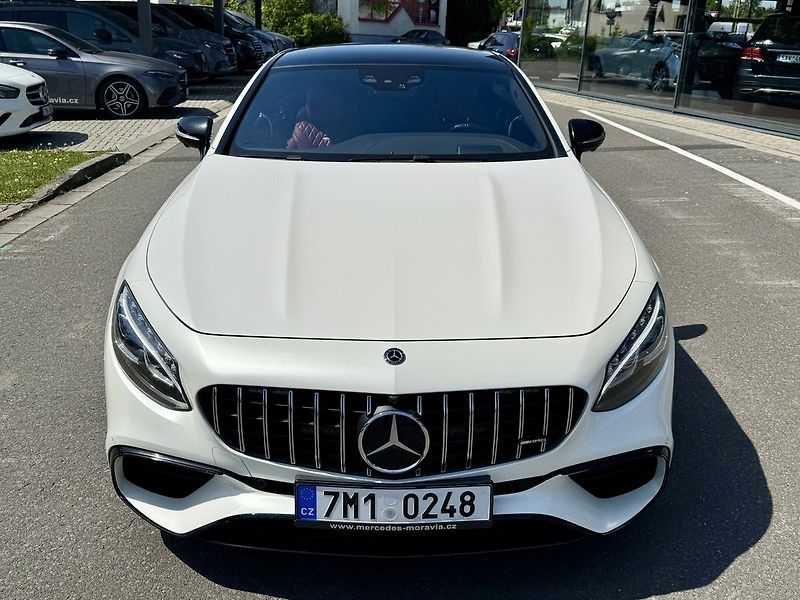 Mercedes-Benz Třídy S (2017) 500 4MATIC kupé - fotka 3 z 57