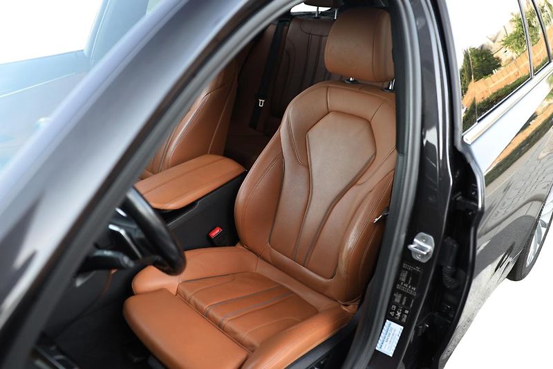 BMW Řada 5 520d xDrive Touring - fotka 7 z 16