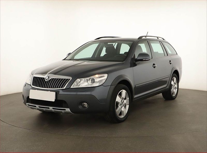 Škoda Octavia (2011) Scout 2.0 TDI, 4X4, Automat - fotka 2 z 18
