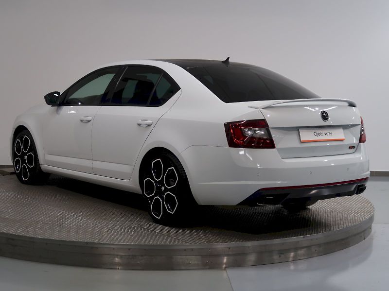 Škoda Octavia (2017) RS 230 2.0TSI 169KW NAVI MANUÁ - fotka 7 z 37