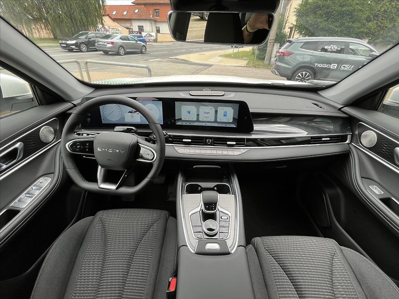 Chery Tiggo 7 PHEV 1,5   Family Edition - fotka 9 z 11