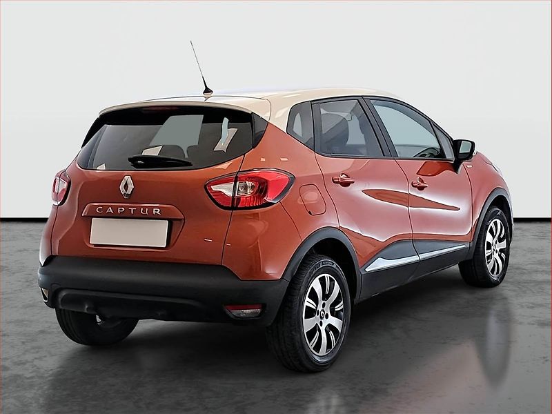 Renault Captur (2017) Limited 1.2 TCe, ČR,1.maj - fotka 5 z 19