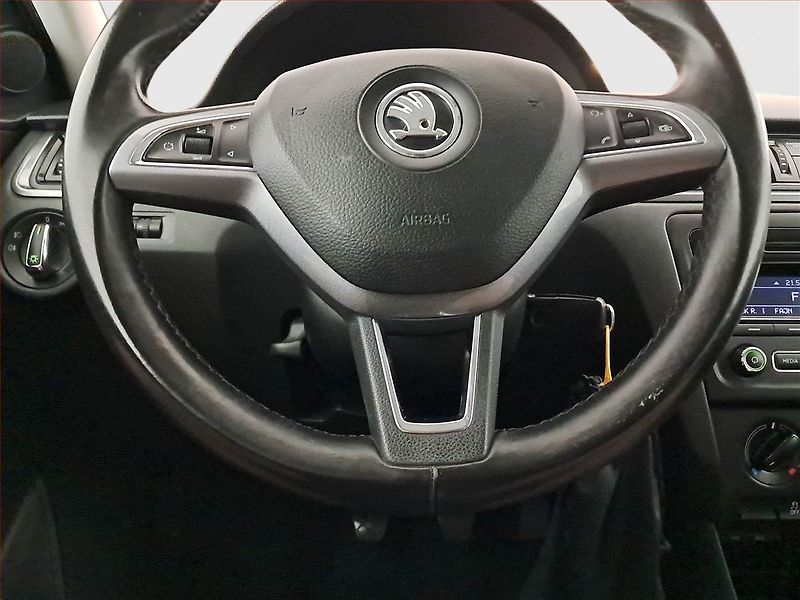 Škoda Rapid (2014) Spaceback 1.6 TDI, Tempomat - fotka 16 z 16