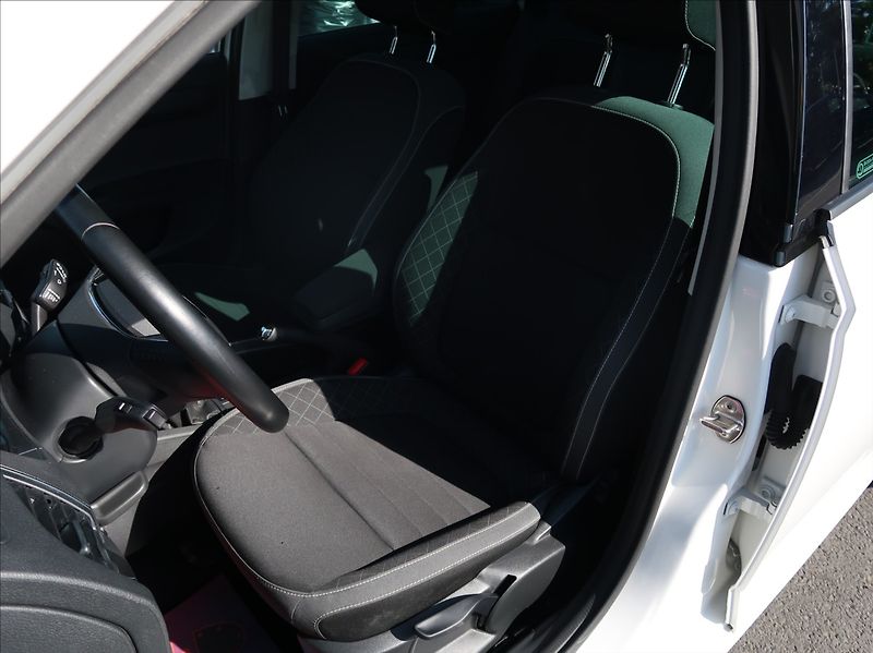 Škoda Fabia 1,0 TSi,70kW,1majČR,Serv.k,DPH - fotka 10 z 25
