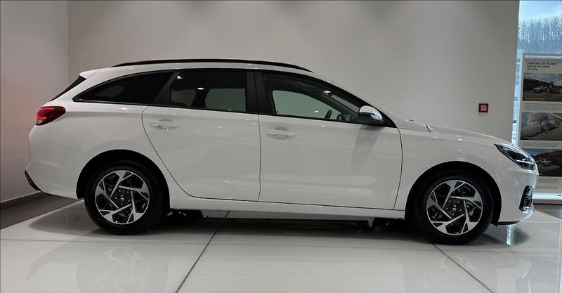 Hyundai i30 (2026) 1,6 T-GDI DCT  WG Go Czech - fotka 3 z 6