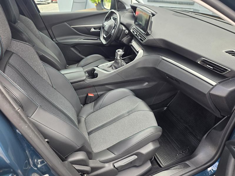Peugeot 3008 (2022) 1.5BHDi 96kW ALLURE 1.MAJITEL  - fotka 9 z 20