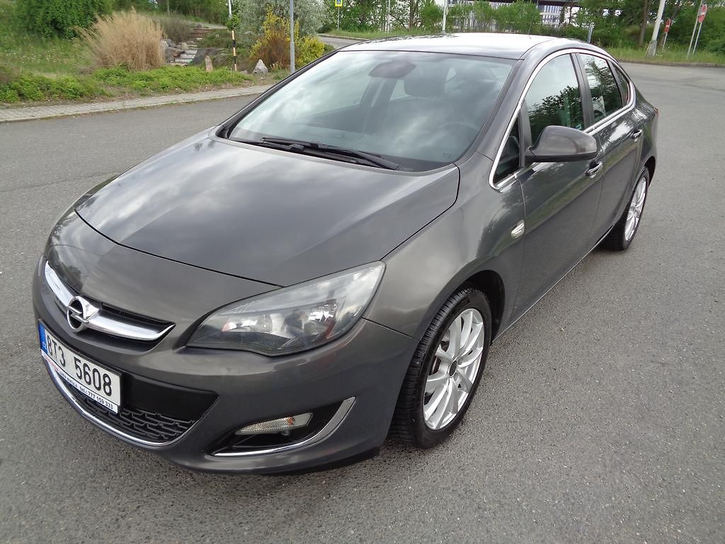 Opel Astra 1.4  103kW,KOUPENO ČR,SERVISKA