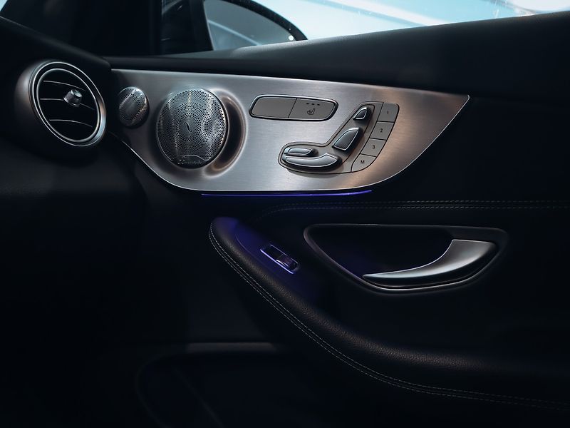 Mercedes-Benz Třídy C C 300d coupe 4MATIC AMG - fotka 12 z 32