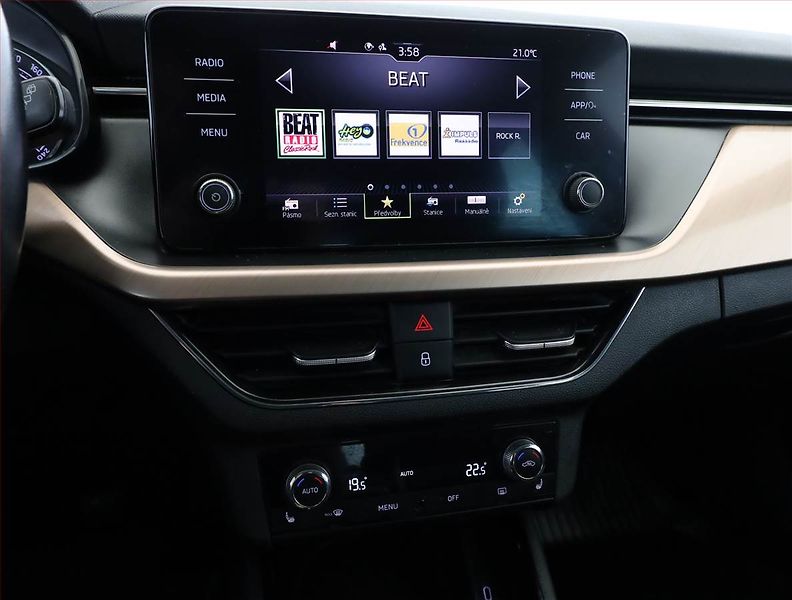 Škoda Scala (2020) Style 1.0 TSI, ČR,1.maj - fotka 10 z 17