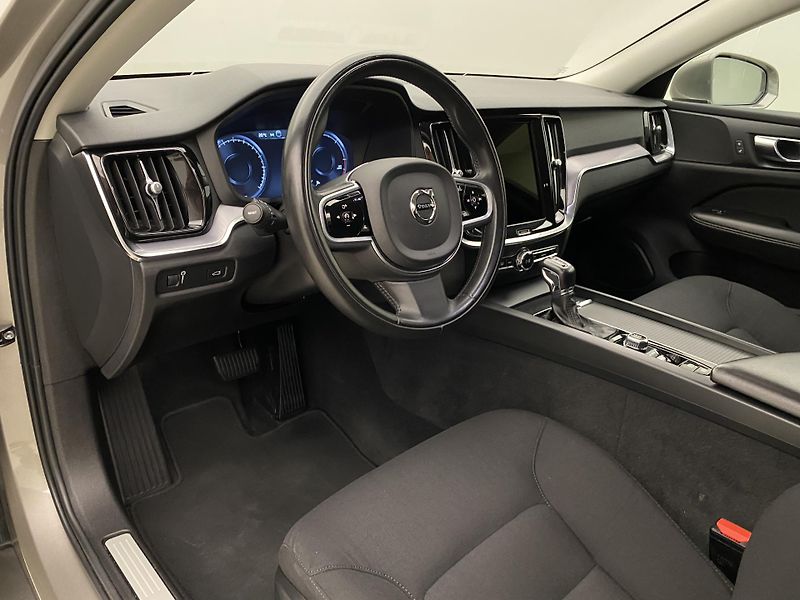 Volvo V60 D3 MOMENTUM AUT - fotka 4 z 41