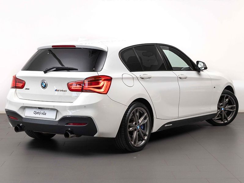 BMW Řada 1 M140i xDrive - fotka 5 z 23