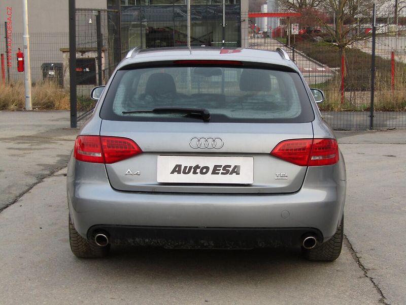 Audi A4 (2011) 3.0 TDi quattro, Bixen - fotka 5 z 16