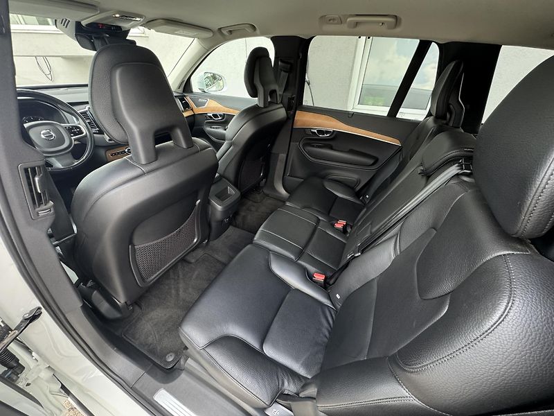 Volvo XC90 B5 (nafta) AWD // TZ // 1. maj - fotka 19 z 49