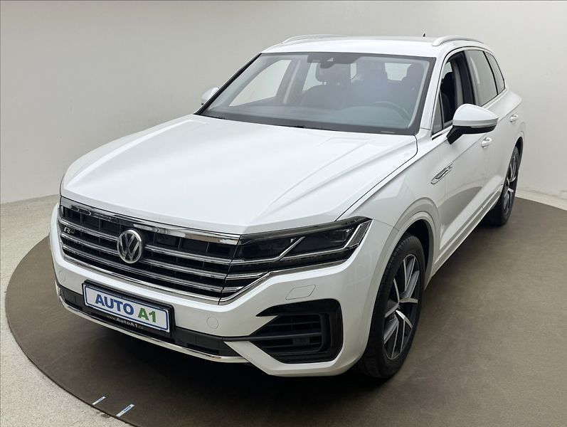 Volkswagen Touareg 3,0 R-LINE VZDUCH NV MATRIX ČR - fotografie inzerátu