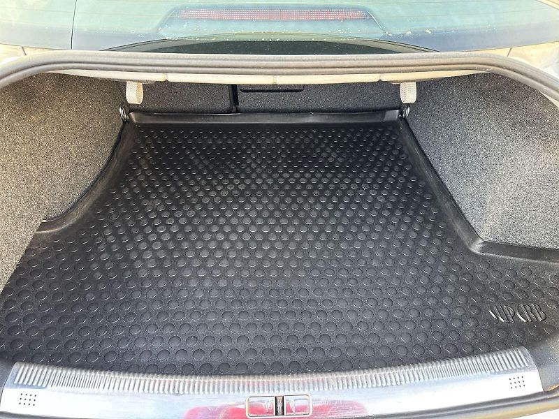 Škoda Superb (2006) 2.5 TDI TipTronic Elegance - fotka 21 z 27