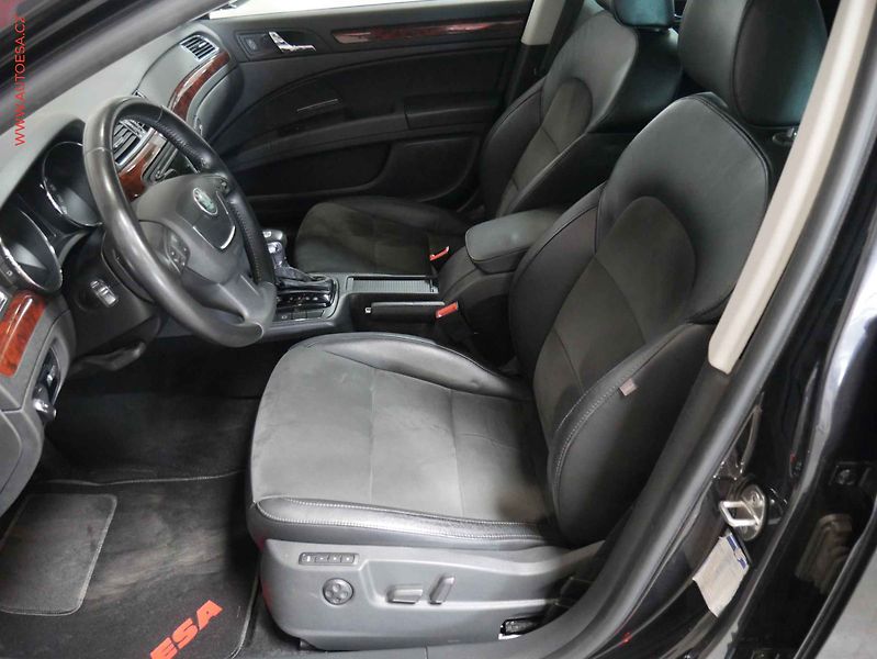 Škoda Superb (2008) 3.6 FSI 4x4, ČR, DSG, výhřev - fotka 9 z 24