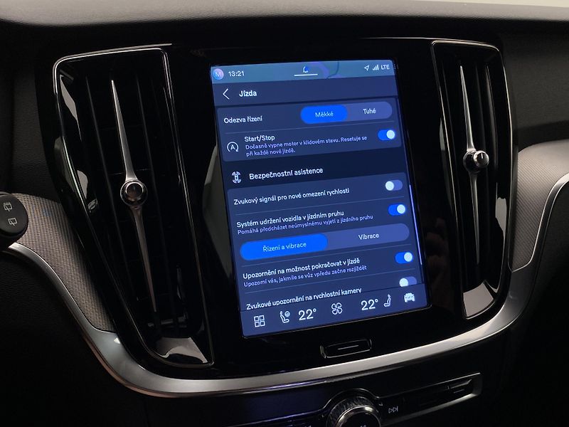 Volvo V60 CC B5 AWD BRIGHT PLUS AUT  - fotka 51 z 58