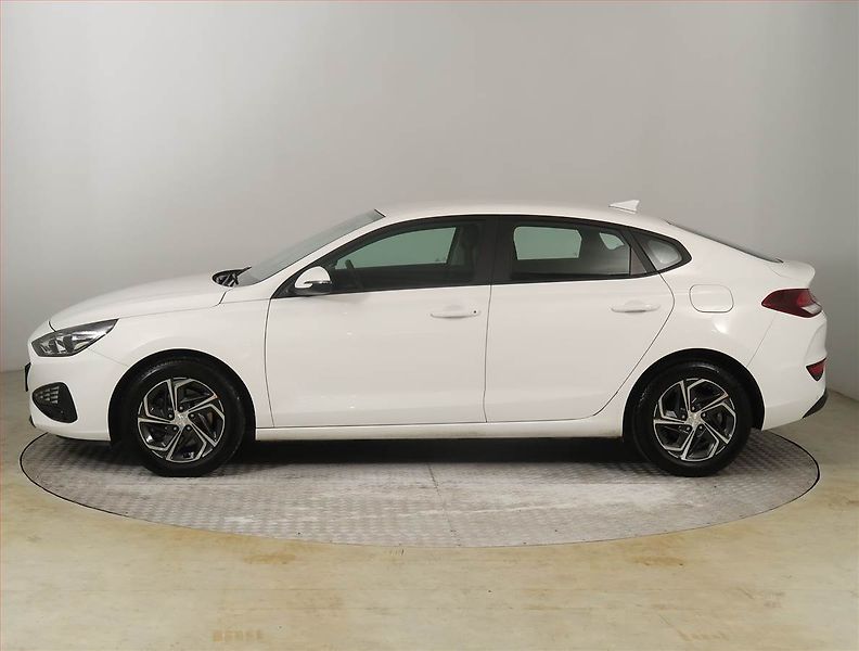 Hyundai i30 (2023) Komfort 1.0 T-GDI, ČR,1.maj - fotka 3 z 22