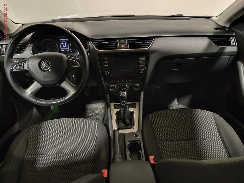 Škoda Octavia (2014) 1.6TDi 4x4, AC, tempo, park - fotka 8 z 17