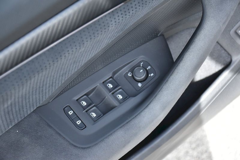 Škoda Superb (2025) Sportline 2.0 TDI 110 kW DSG - fotka 30 z 32