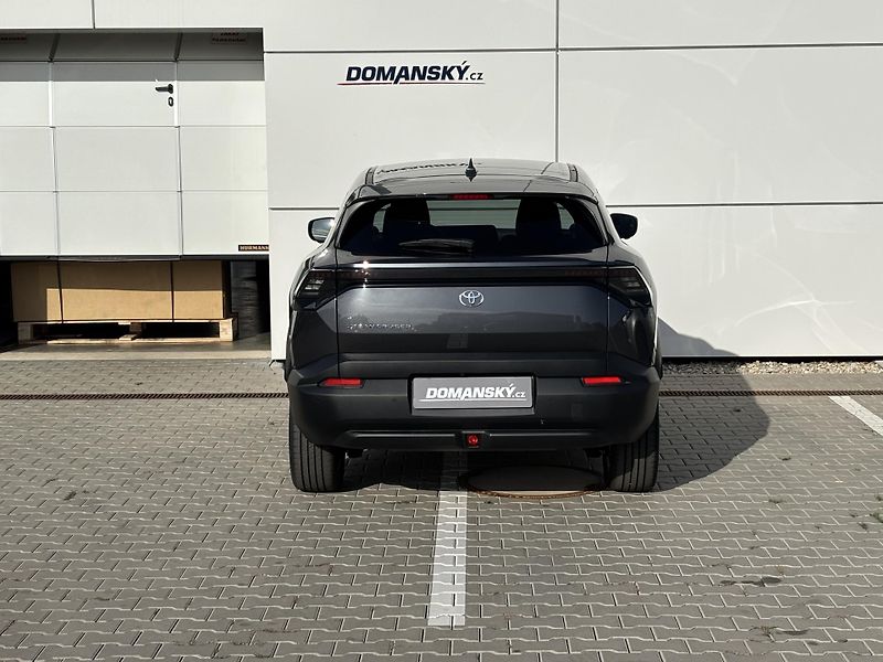 Toyota Urban Cruiser (2026) Executive 61kWh 4x2 - fotka 11 z 14