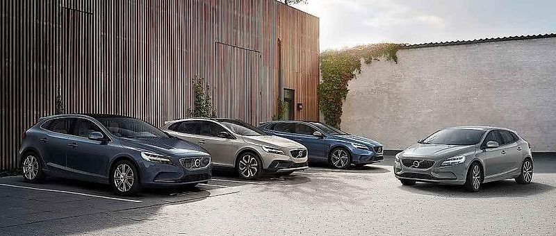 Volvo V40.