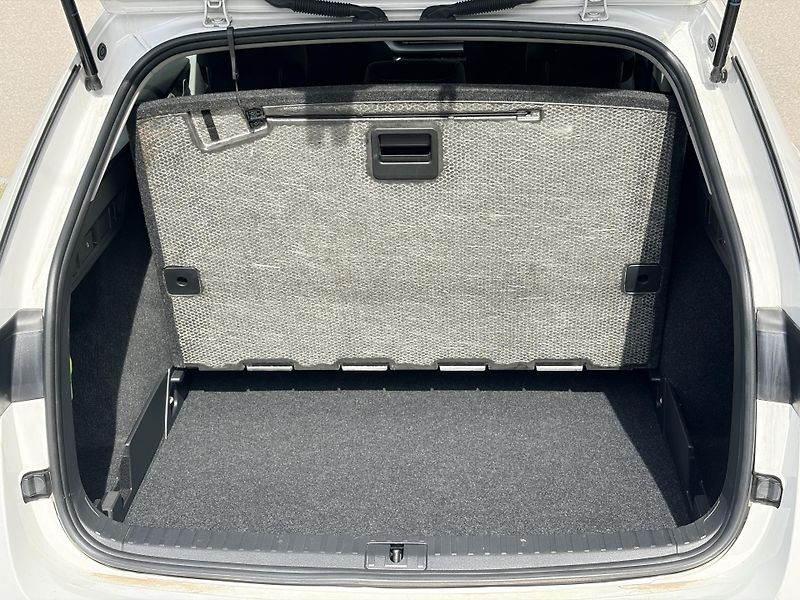 Škoda Octavia 2.0TDI DSG 4x4 STYLE MATRIX - fotka 40 z 45