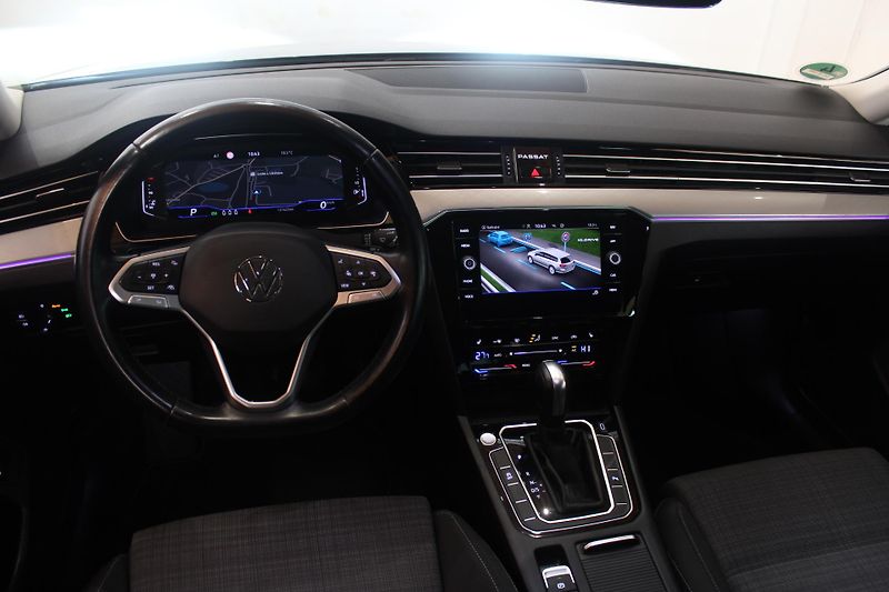 Volkswagen Passat (2021) 2.0TDI DSG Display LED - fotka 35 z 36
