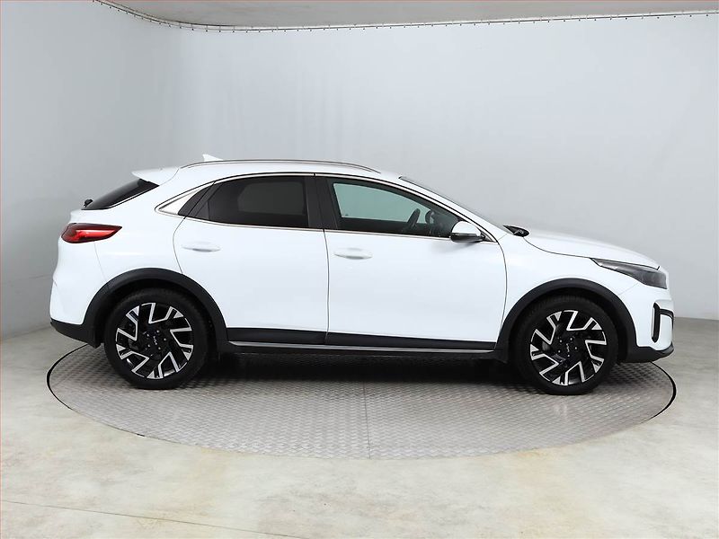 Kia XCeed (2024) 1.5 T-GDI - fotka 6 z 18