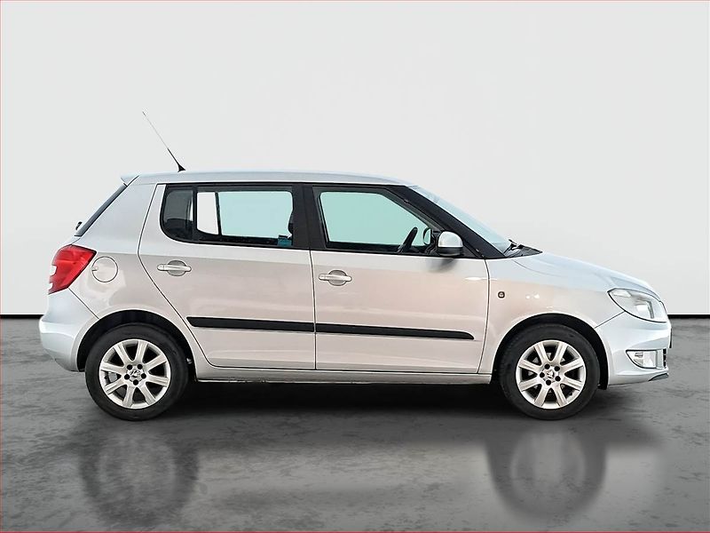 Škoda Fabia (2011) 1.2 12V, po STK, slušný stav - fotka 6 z 13